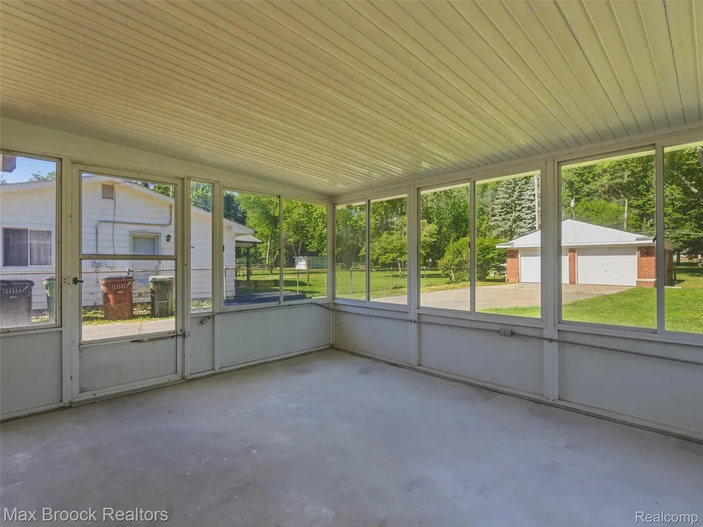 47375 Harry Street Shelby Charter Township MI 48317