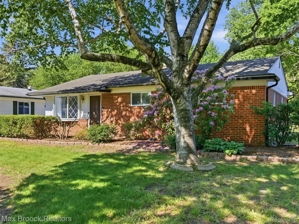 47375 Harry Street Shelby Charter Township MI 48317