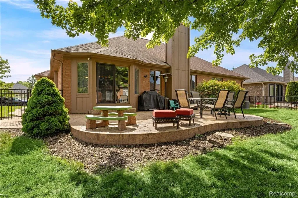 51965 Sequoya Drive Macomb Township MI 48042