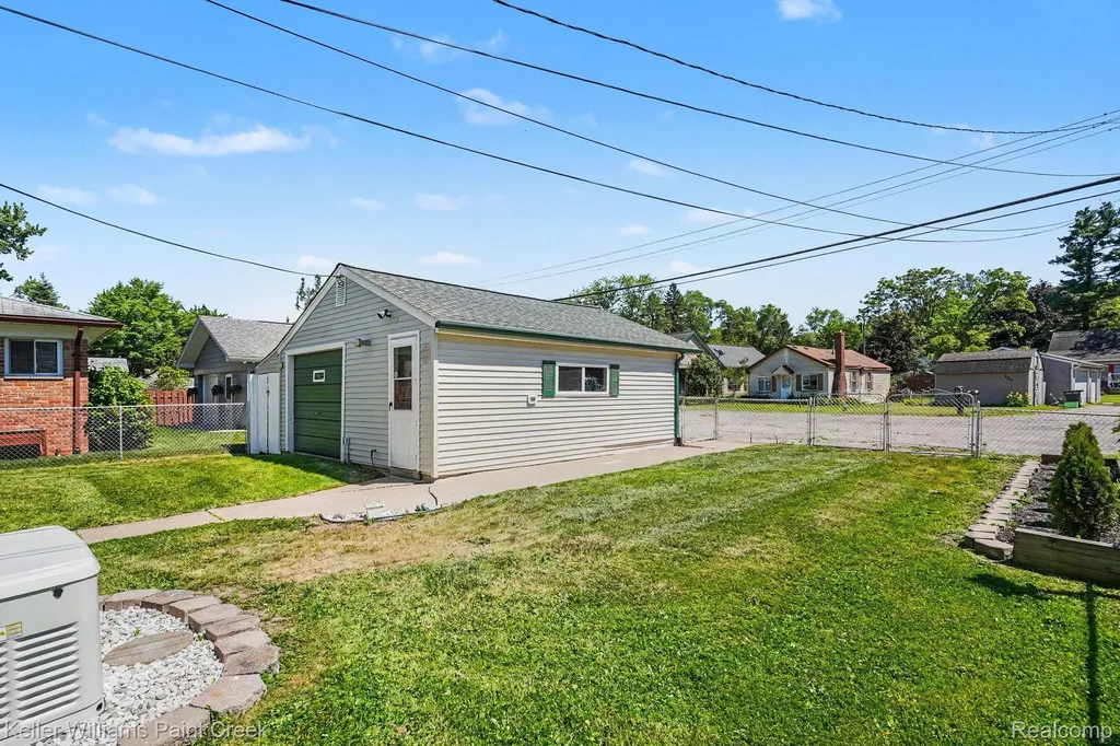2295 Davista Drive Highland Charter Township MI 48356