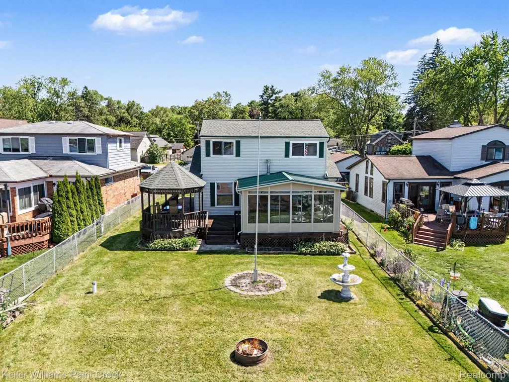 2295 Davista Drive Highland Charter Township MI 48356