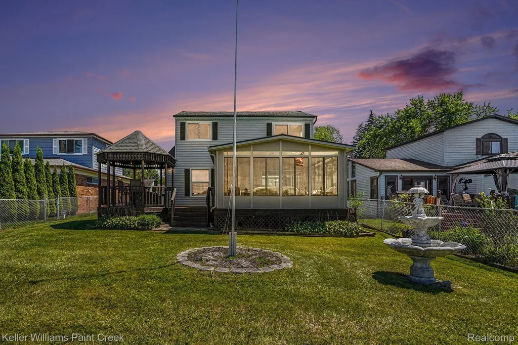 2295 Davista Drive Highland Charter Township MI 48356