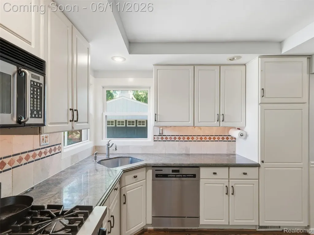 4133 Berkshire Road Royal Oak City MI 48073