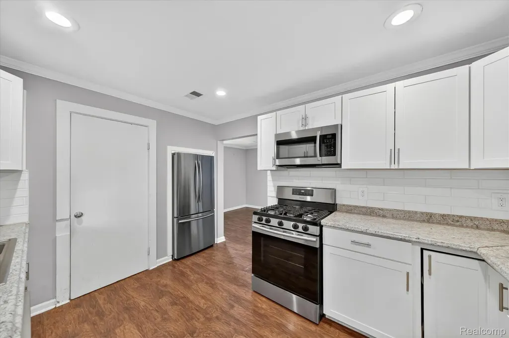 401 W Liberty Street South Lyon City MI 48178