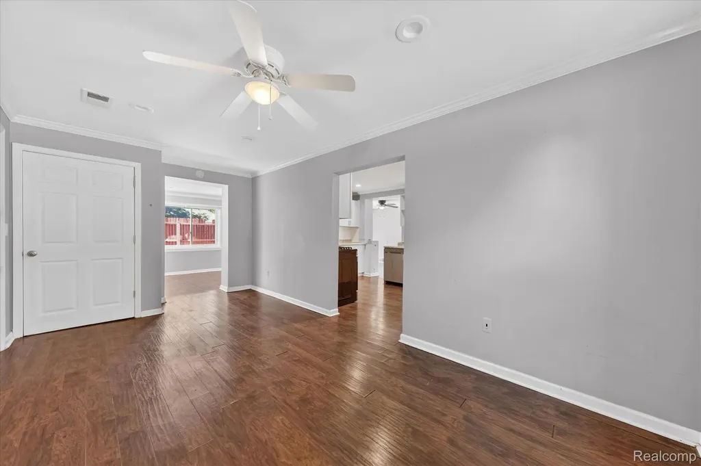 401 W Liberty Street South Lyon City MI 48178