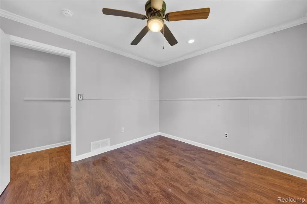 401 W Liberty Street South Lyon City MI 48178