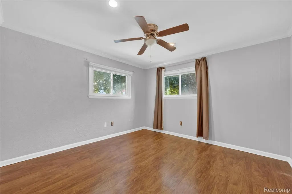 401 W Liberty Street South Lyon City MI 48178