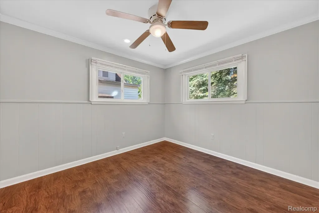 401 W Liberty Street South Lyon City MI 48178