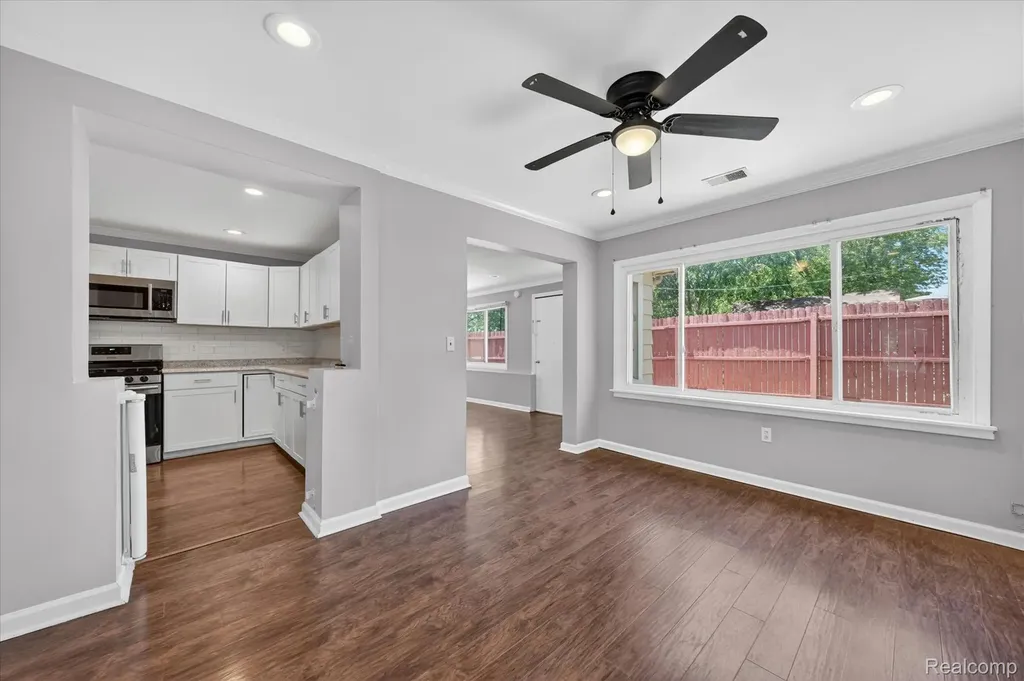 401 W Liberty Street South Lyon City MI 48178