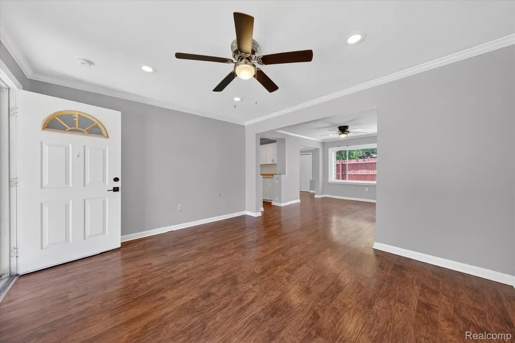 401 W Liberty Street South Lyon City MI 48178