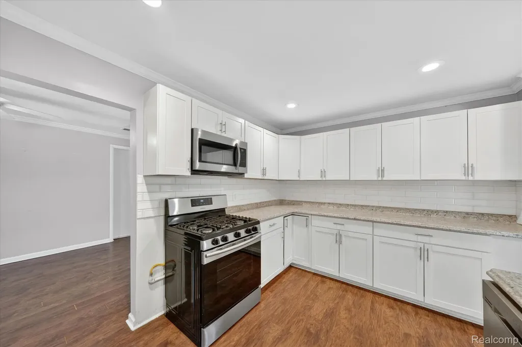 401 W Liberty Street South Lyon City MI 48178