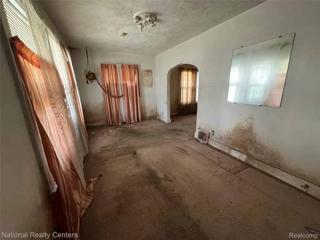 8127 E Hildale Street Detroit City MI 48234