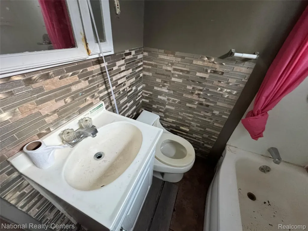 8127 E Hildale Street Detroit City MI 48234