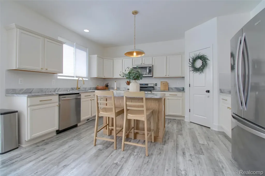 30932 Asbury Hill Drive Lyon Charter Township MI 48165