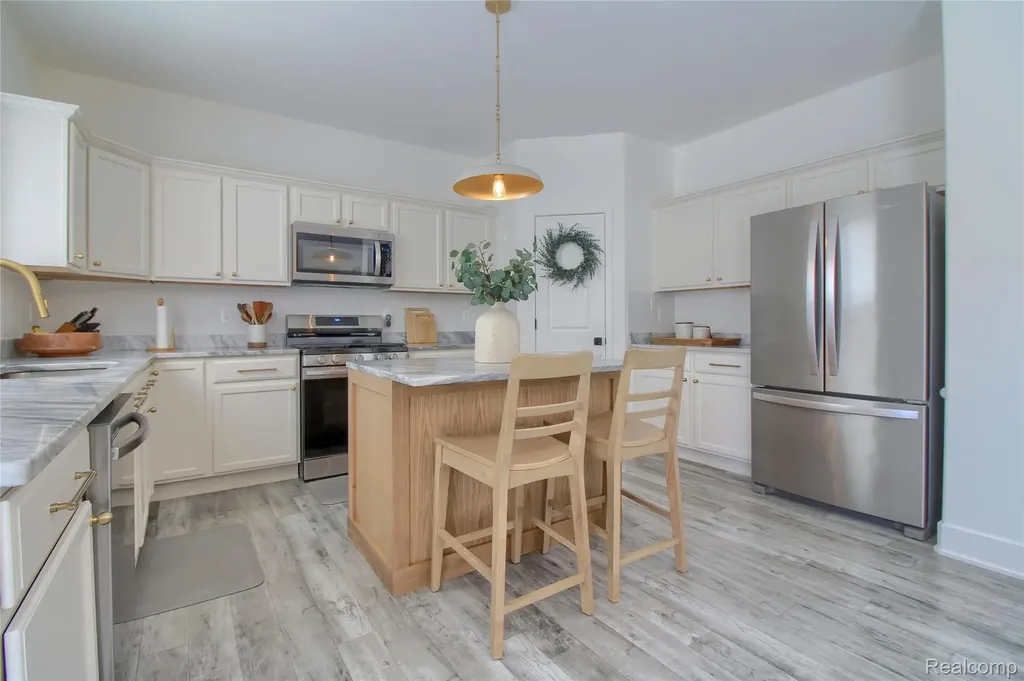 30932 Asbury Hill Drive Lyon Charter Township MI 48165