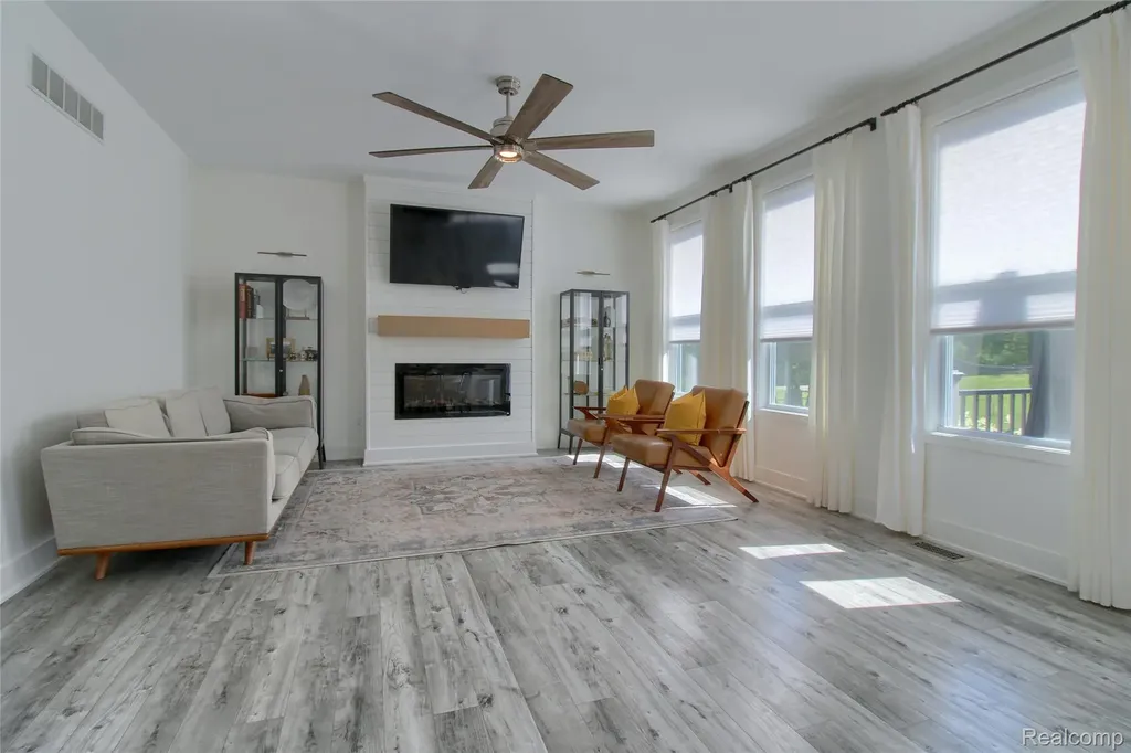 30932 Asbury Hill Drive Lyon Charter Township MI 48165