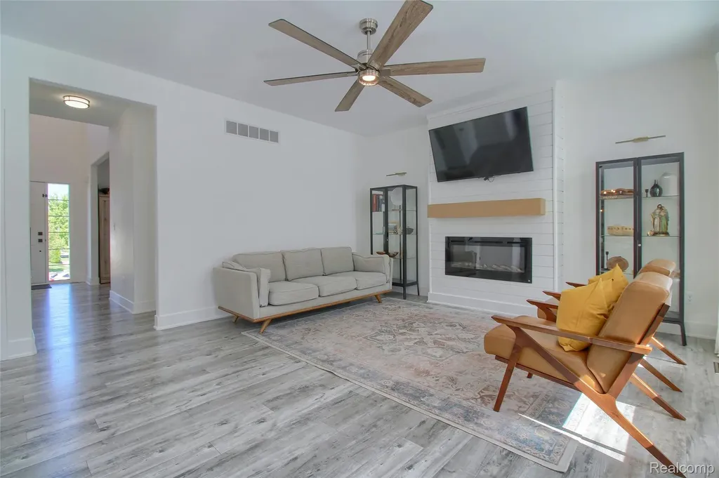 30932 Asbury Hill Drive Lyon Charter Township MI 48165