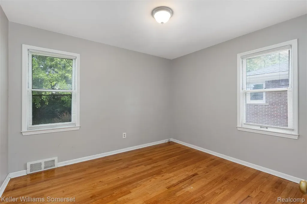 17697 Olympia Redford Charter Township MI 48240