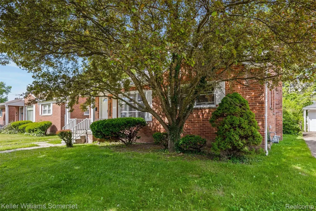 17697 Olympia Redford Charter Township MI 48240