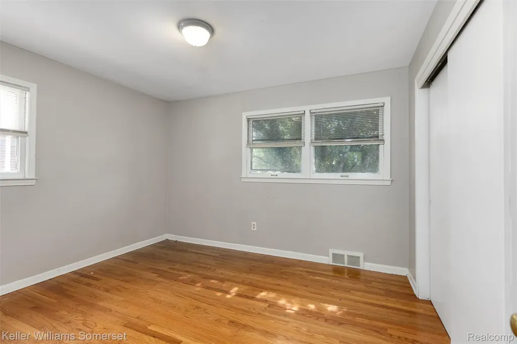 17697 Olympia Redford Charter Township MI 48240