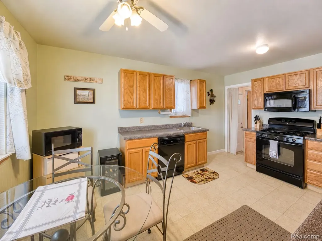 23012 Allor Street St. Clair Shores City MI 48082