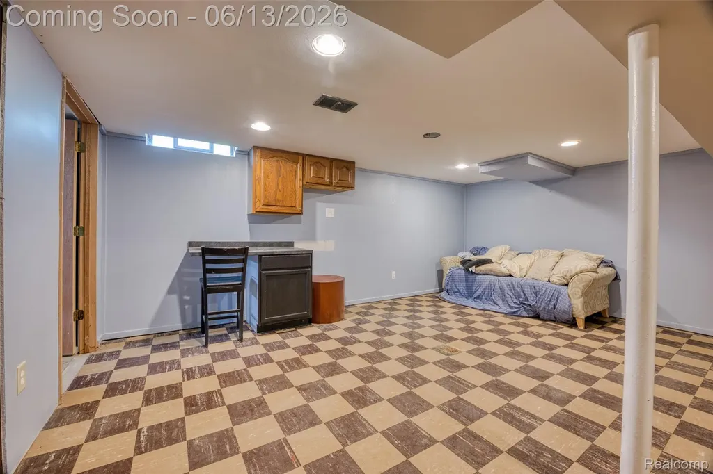 23012 Allor Street St. Clair Shores City MI 48082