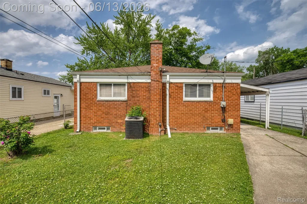 23012 Allor Street St. Clair Shores City MI 48082