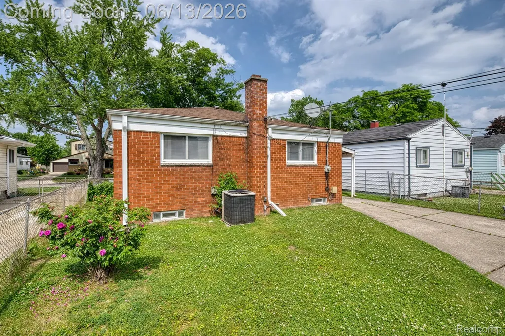 23012 Allor Street St. Clair Shores City MI 48082