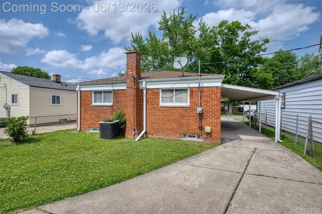 23012 Allor Street St. Clair Shores City MI 48082