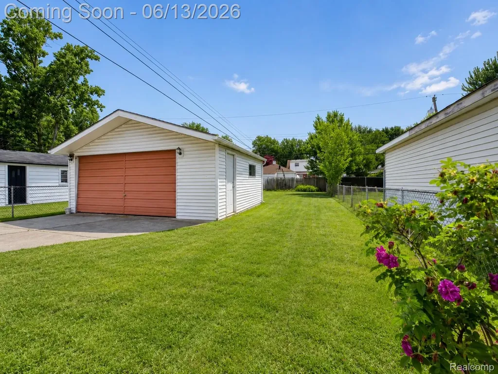 23012 Allor Street St. Clair Shores City MI 48082