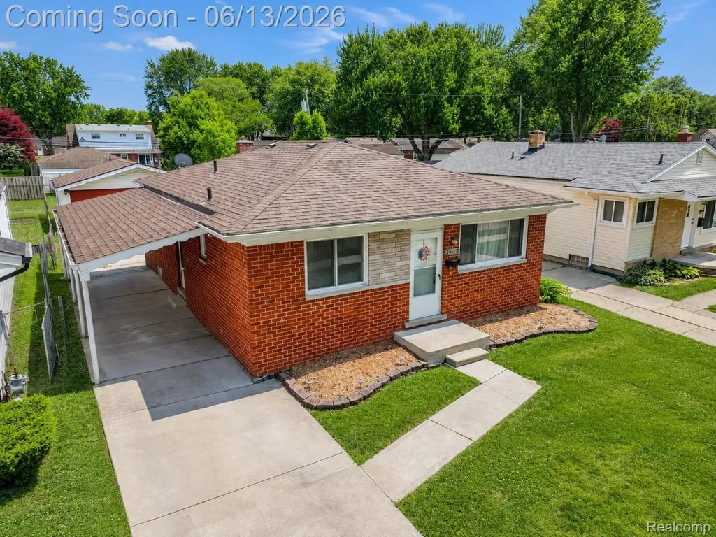 23012 Allor Street St. Clair Shores City MI 48082