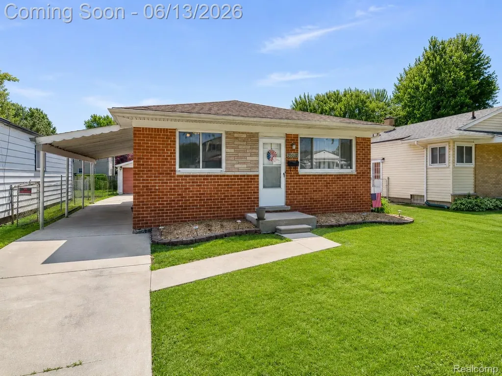 23012 Allor Street St. Clair Shores City MI 48082