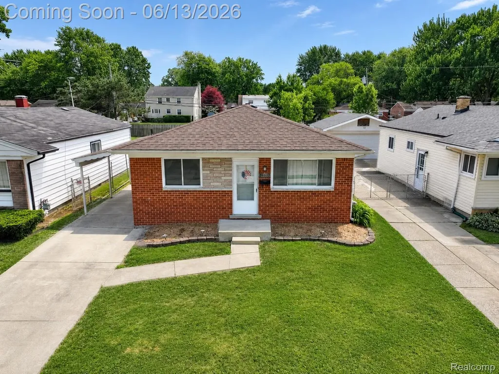 23012 Allor Street St. Clair Shores City MI 48082