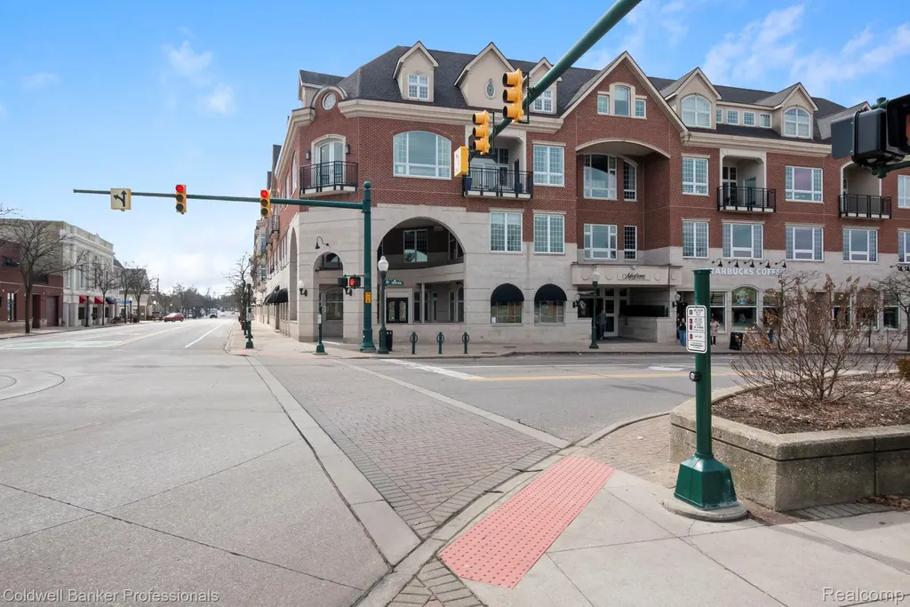 801 W Ann Arbor Trail Plymouth City MI 48170
