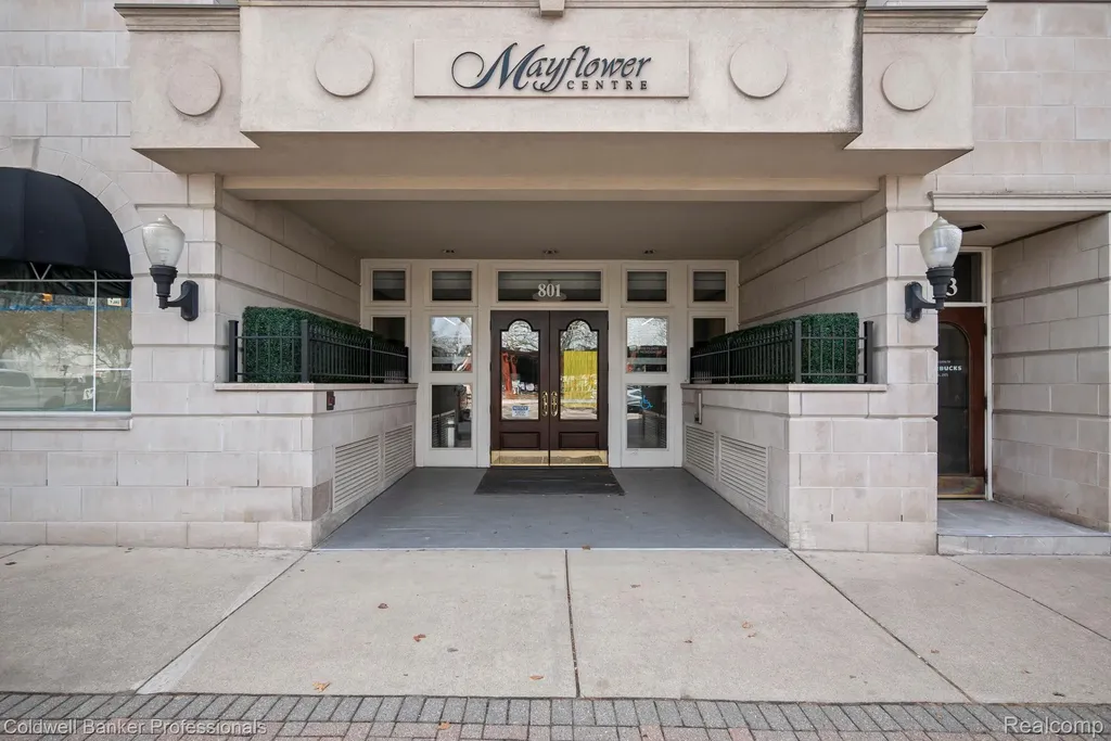 801 W Ann Arbor Trail Plymouth City MI 48170