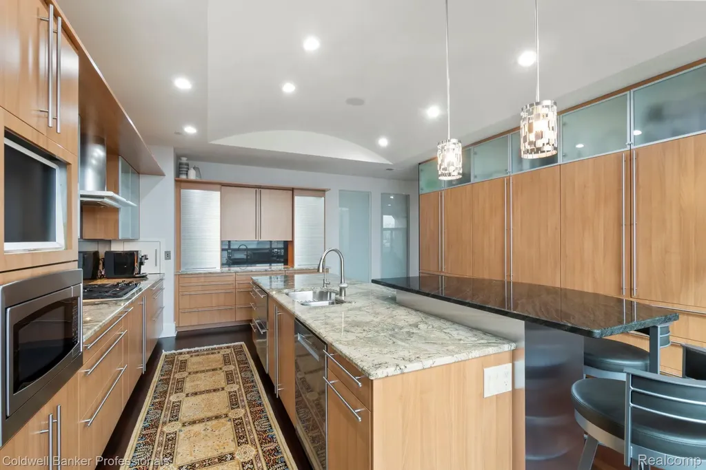 801 W Ann Arbor Trail Plymouth City MI 48170
