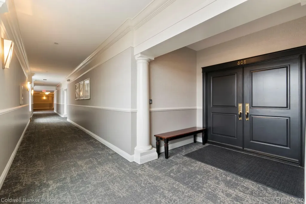 801 W Ann Arbor Trail Plymouth City MI 48170