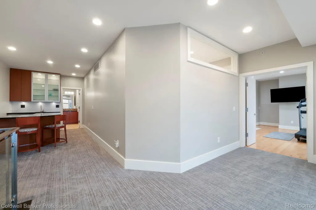801 W Ann Arbor Trail Plymouth City MI 48170
