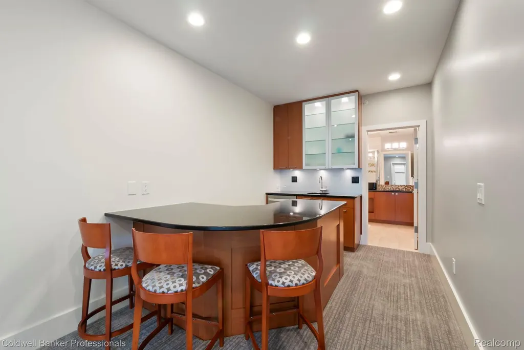 801 W Ann Arbor Trail Plymouth City MI 48170