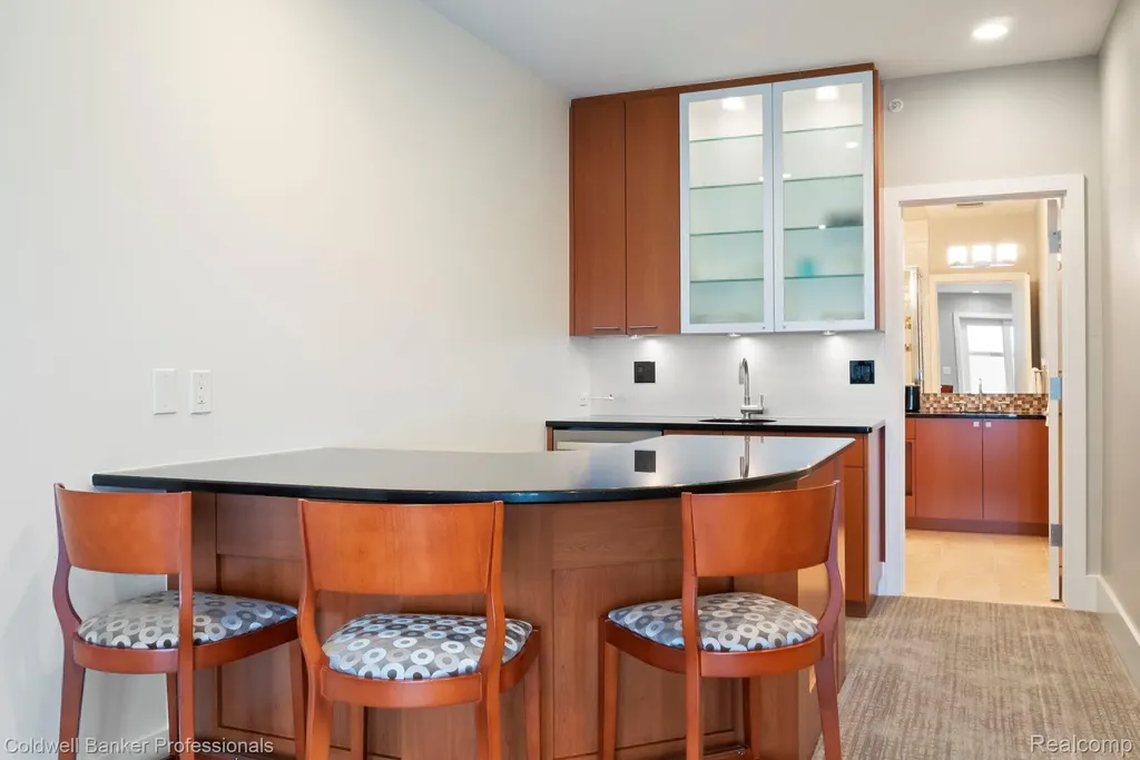 801 W Ann Arbor Trail Plymouth City MI 48170