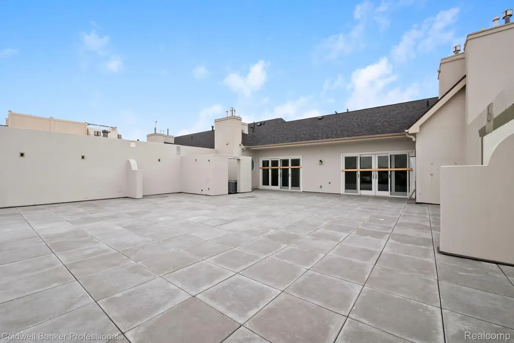 801 W Ann Arbor Trail Plymouth City MI 48170