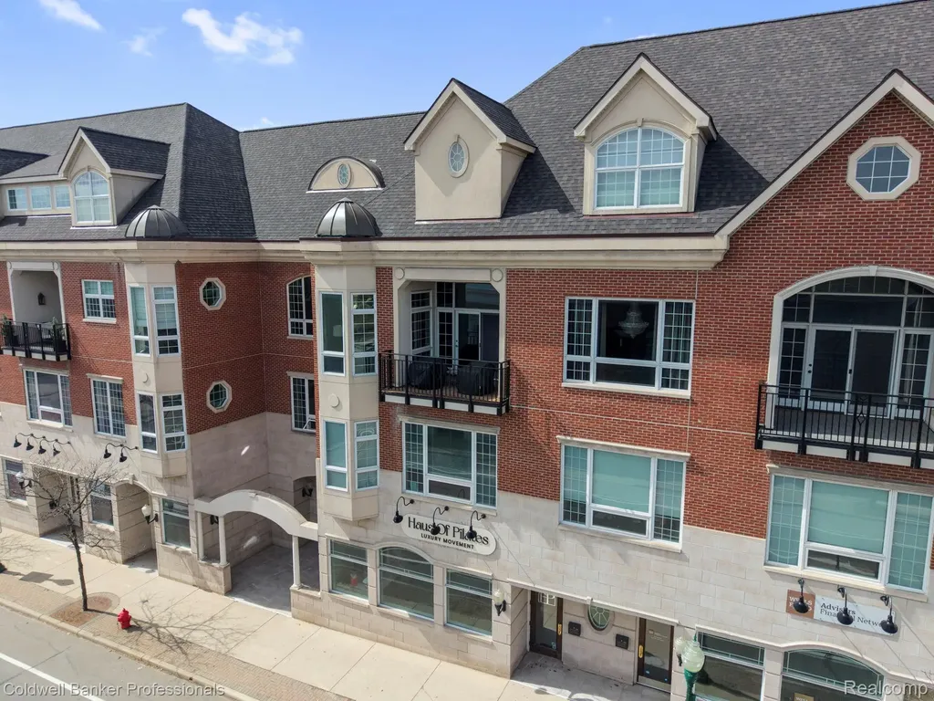 801 W Ann Arbor Trail Plymouth City MI 48170