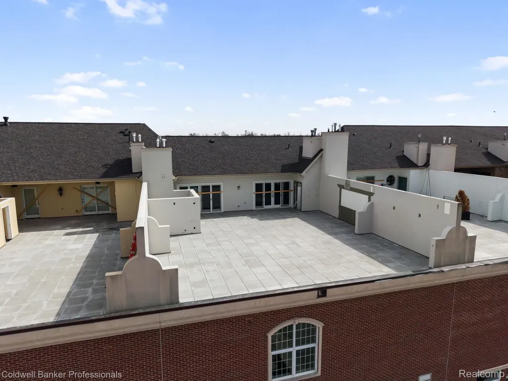 801 W Ann Arbor Trail Plymouth City MI 48170