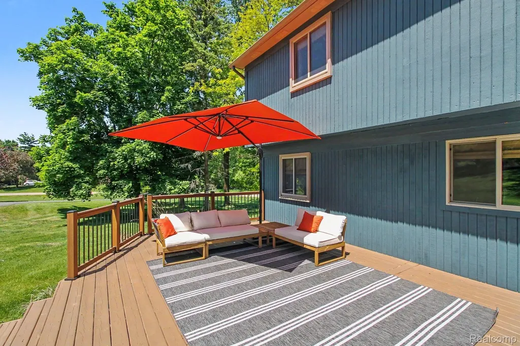 6480 Grand Circle Drive Genoa Township MI 48116