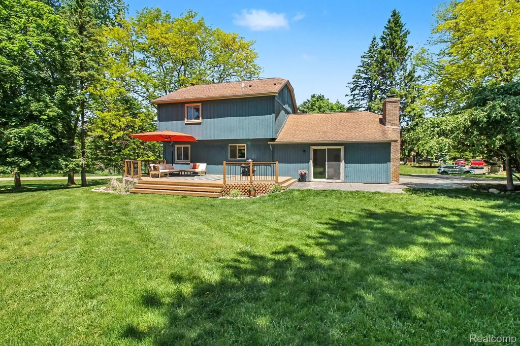 6480 Grand Circle Drive Genoa Township MI 48116