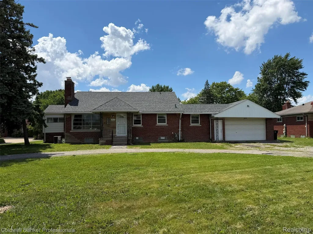29715 Utica Road Roseville City MI 48066