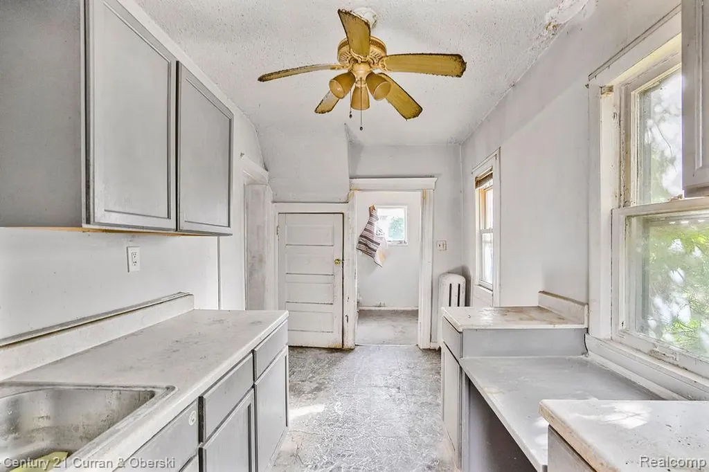 10 Perrin Street River Rouge City MI 48218