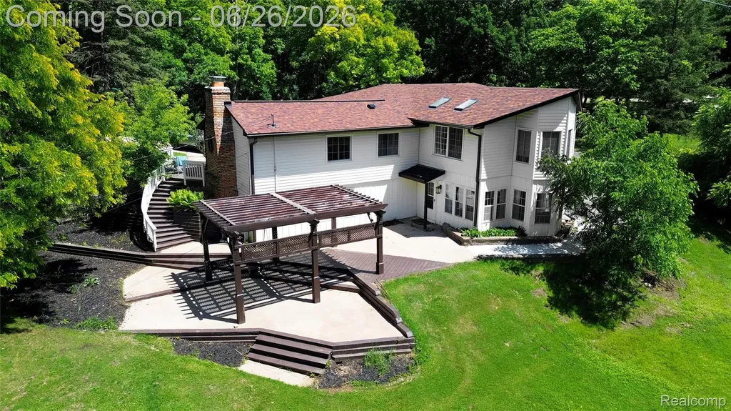 9497 Ellis Road Springfield Charter Township MI 48348