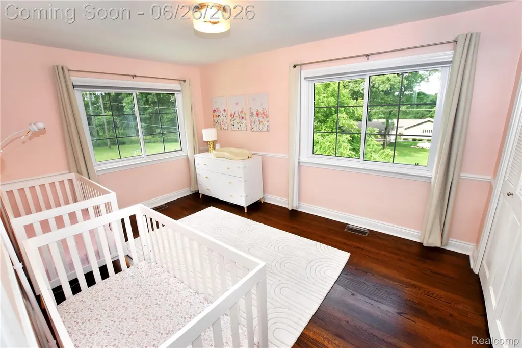 9497 Ellis Road Springfield Charter Township MI 48348