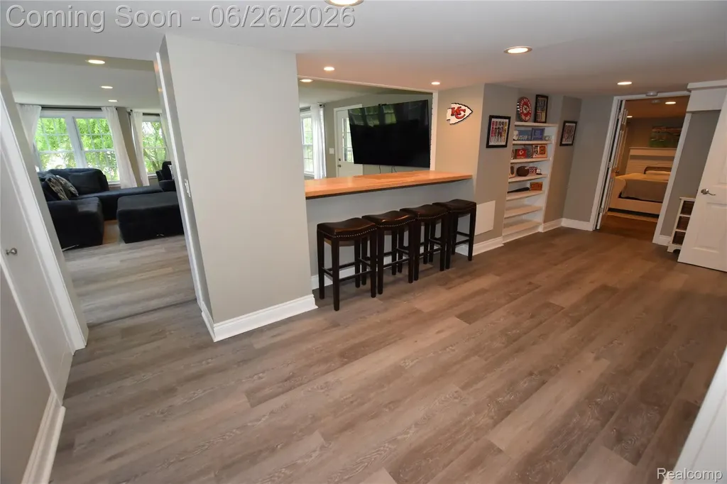 9497 Ellis Road Springfield Charter Township MI 48348